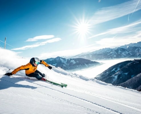 persona realizando ski en la Patagonia Argentina (paquete turístico disponible)